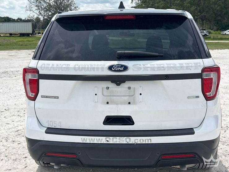 2018-ford-explorer-image-24
