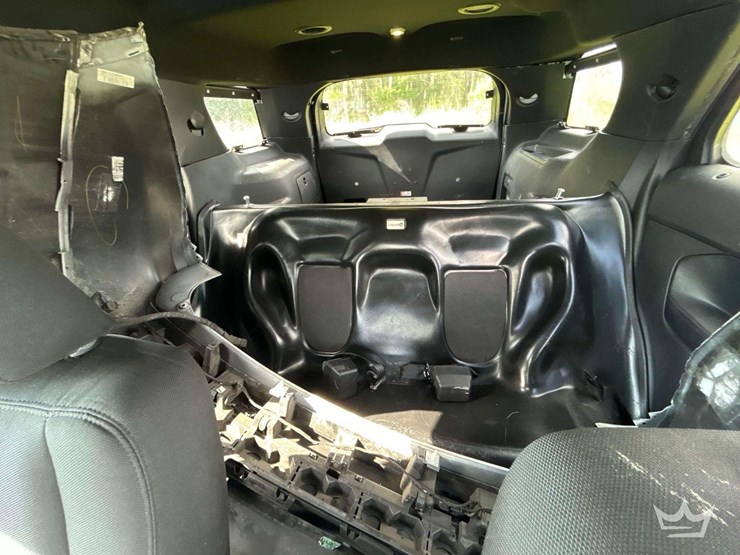 2016-ford-explorer-image-22