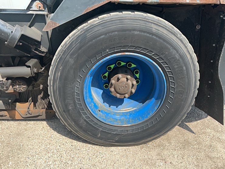 2018-global-m4-sweeper-image-5