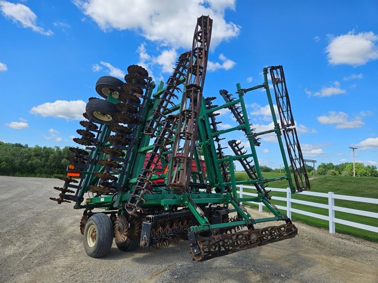 great-plains-3000tt-image-3
