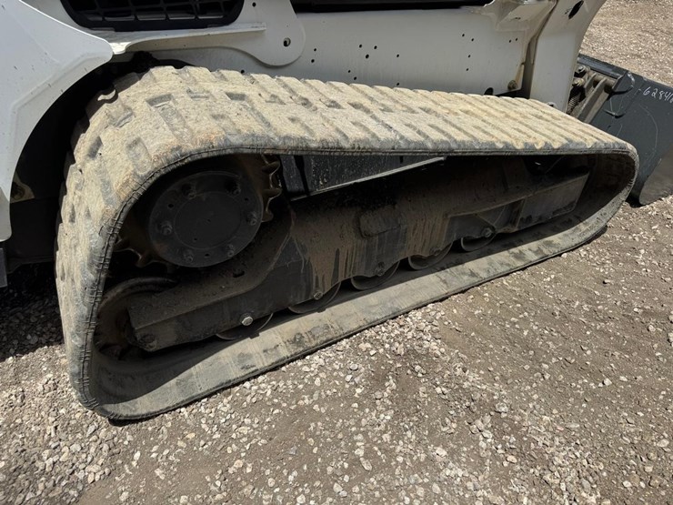 2016-bobcat-t740-image-18