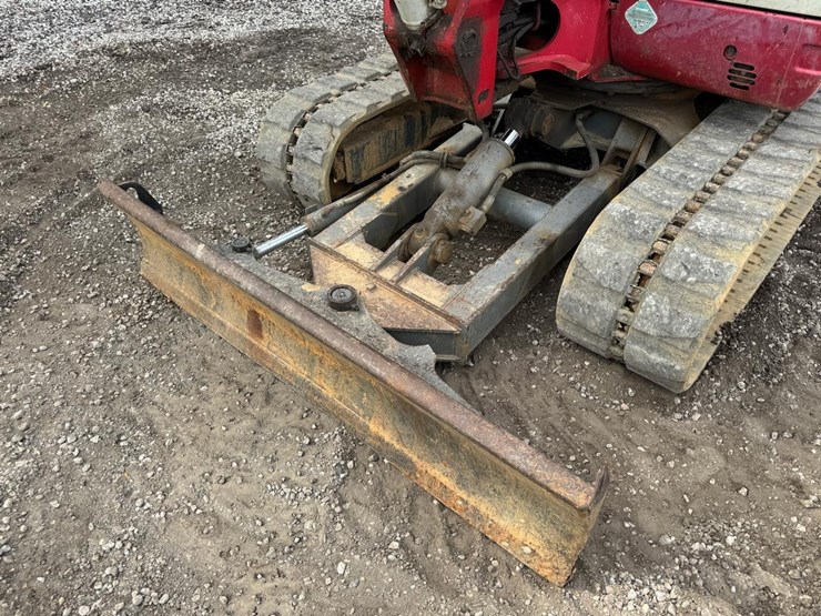 takeuchi-tb250-image-13