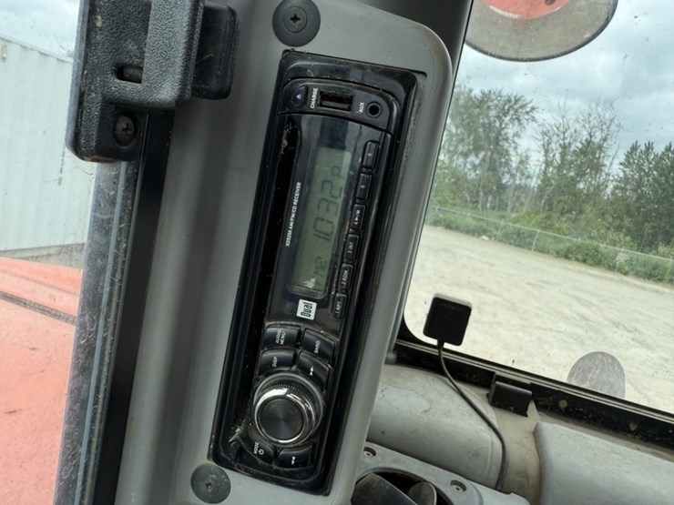 2014-kubota-kx080-4-image-38