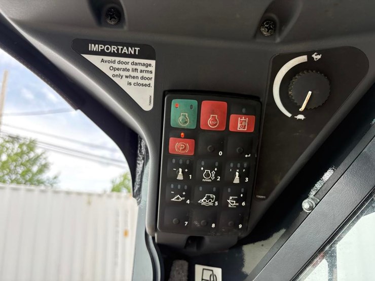 deere-330g-image-19