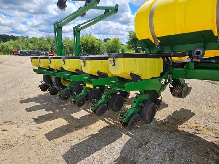 john-deere-1770-image-51