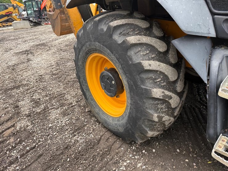 jcb-3cx14-image-12
