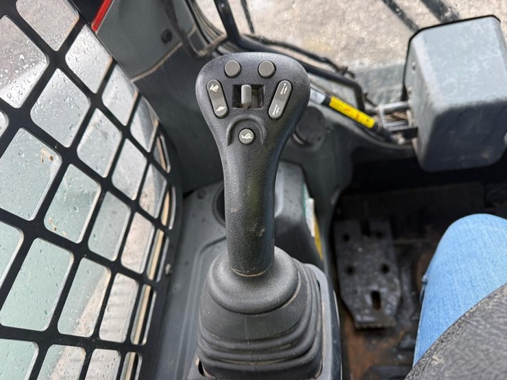 2022-bobcat-t76-image-26