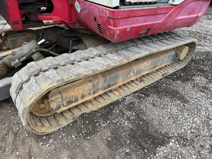 takeuchi-tb250-image-16