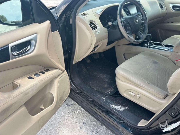 2016-nissan-pathfinder-image-10