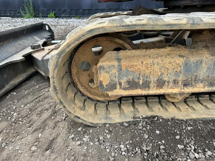 takeuchi-tb250-image-17