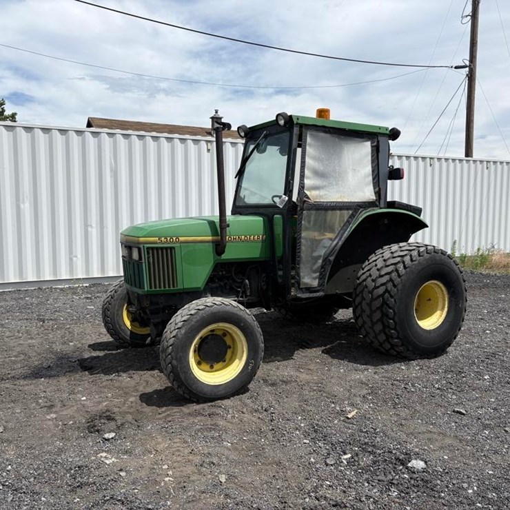 JOHN DEERE 5300