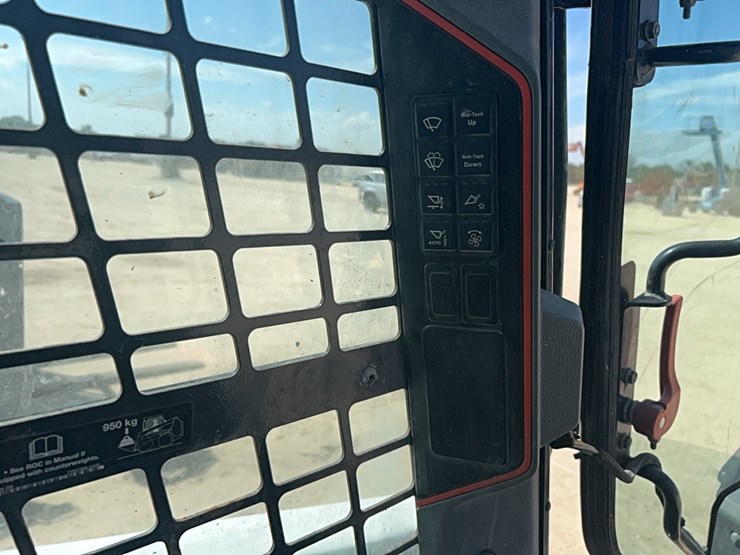 2021-bobcat-s62-image-15