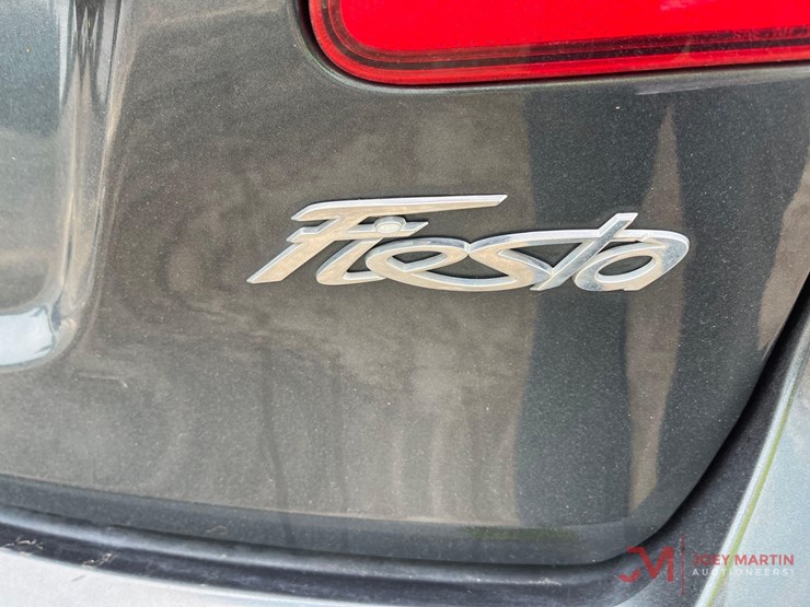2011-ford-138-image-7