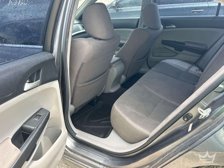 2012-honda-accord-sedan-image-21