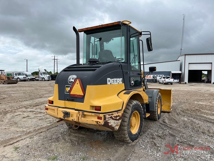 deere-244j-image-2