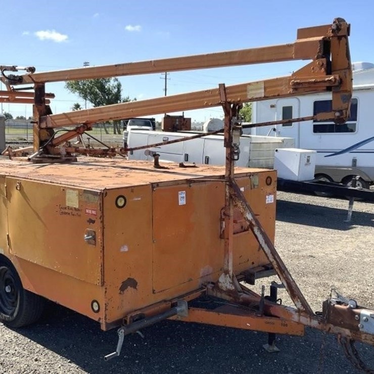CUSTOM TRAILER