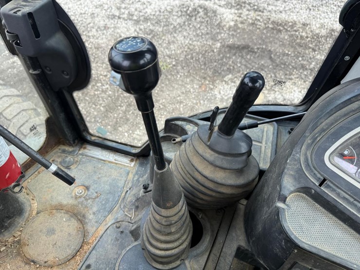 jcb-3cx14-image-24