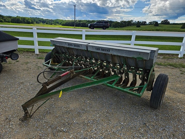 john-deere-10-image-1