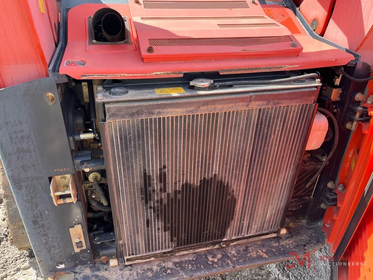 kubota-svl90-2-image-9