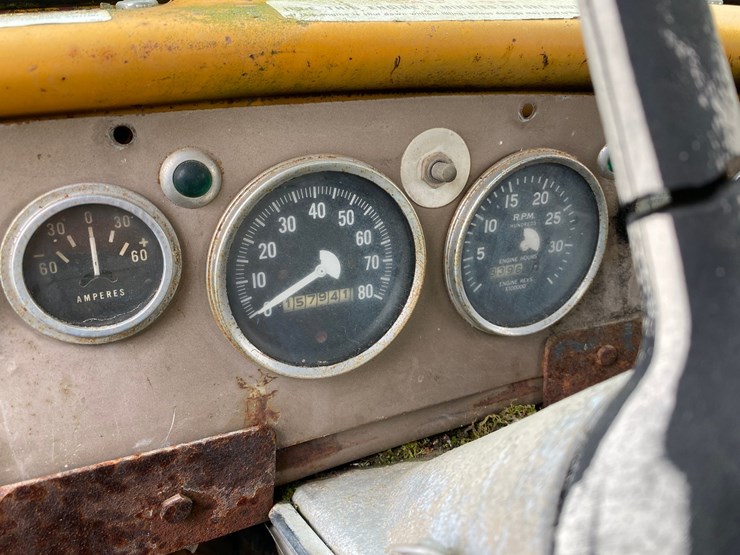 #1632-•-international-harvestor-day-cab-semi-(no-title)-(for-parts-only)-image-8