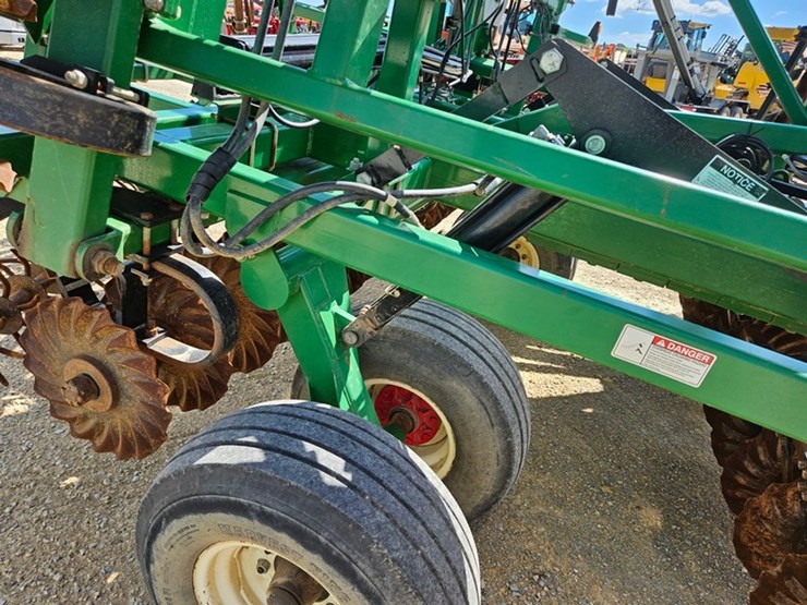 great-plains-3000tt-image-52