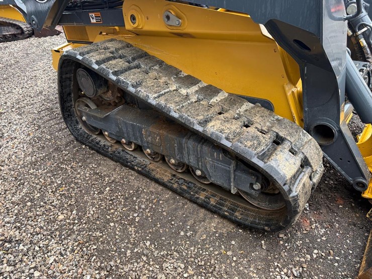 2021-deere-331g-image-12