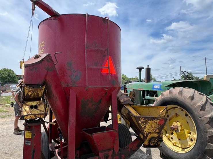 new-holland-355-image-5