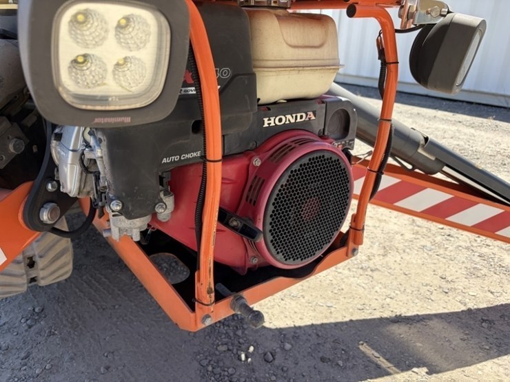 2016-jlg-x500aj-image-12