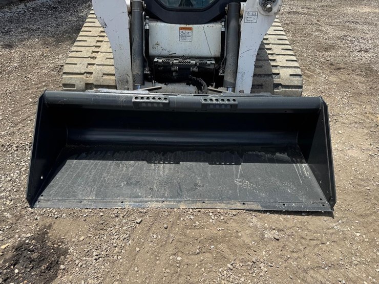 2016-bobcat-t740-image-10