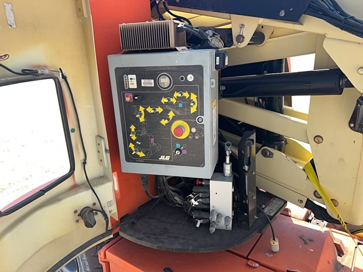jlg-e300ajp-image-9
