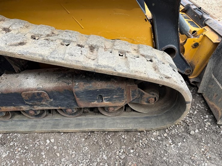 2016-deere-323e-image-14