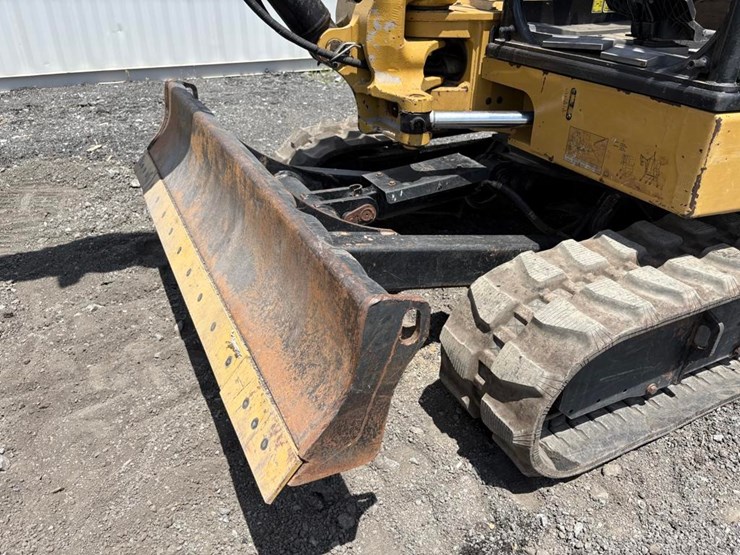2021-caterpillar-306-cr-image-16