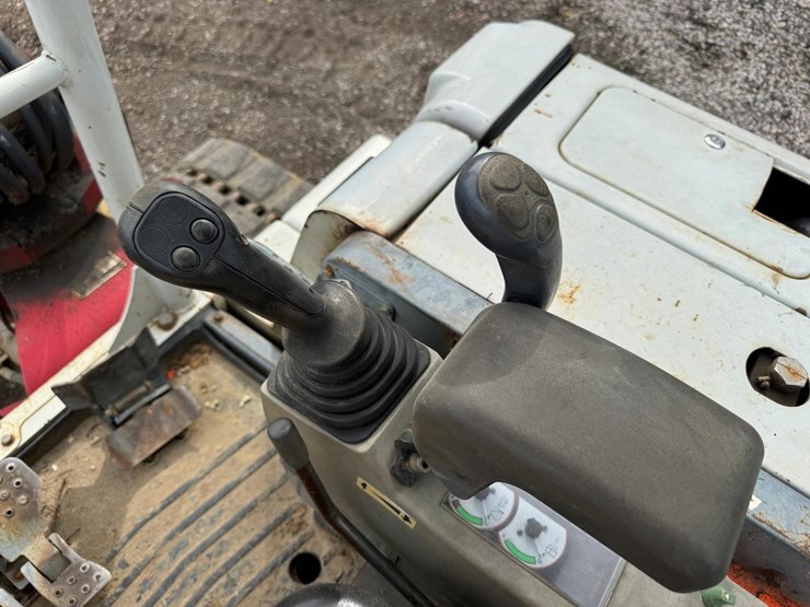 takeuchi-tb250-image-27
