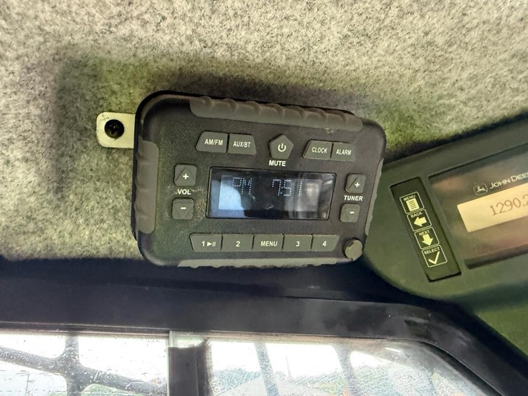 2018-deere-333g-image-25
