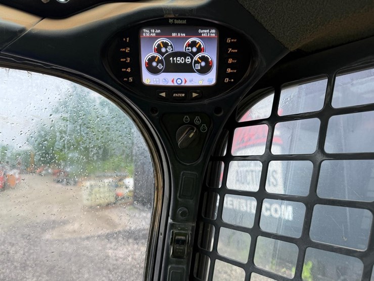 2018-bobcat-s650-image-21