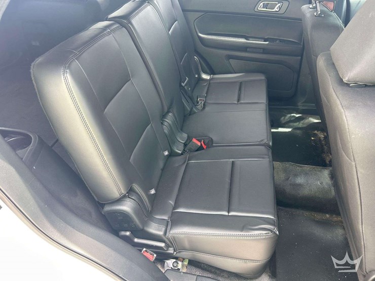 2018-ford-explorer-image-21