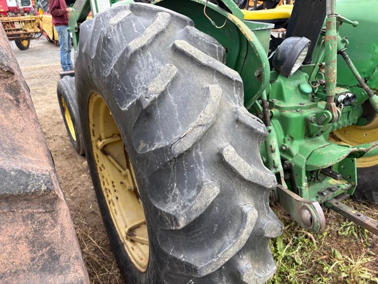 john-deere-2040-image-32