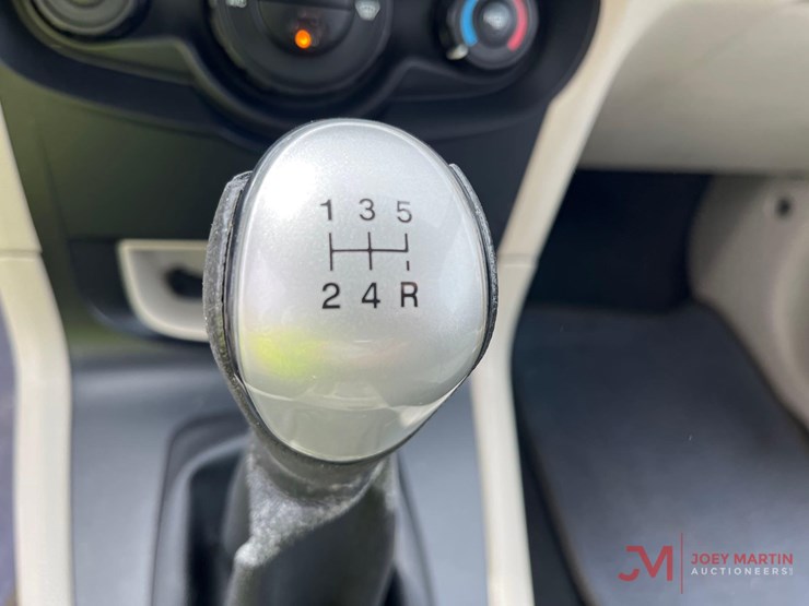2011-ford-138-image-11