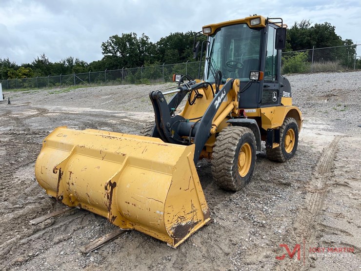 deere-244j-image-4