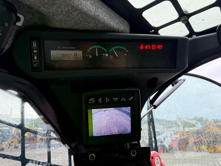 2021-deere-325g-image-24
