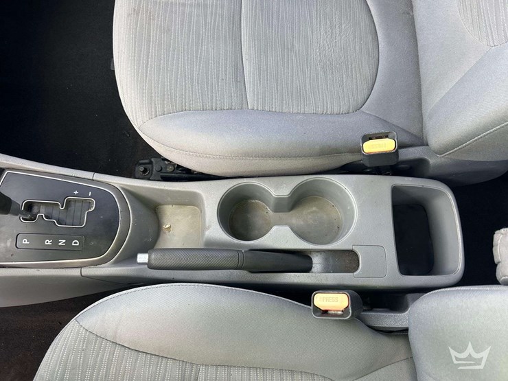 2015-hyundai-accent-sedan-image-18
