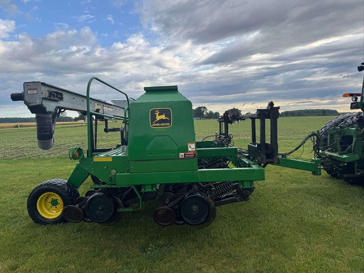 1998-john-deere-1560-image-3