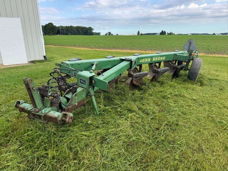 john-deere-2600-image-1