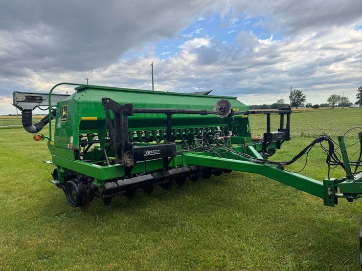 1998-john-deere-1560-image-2