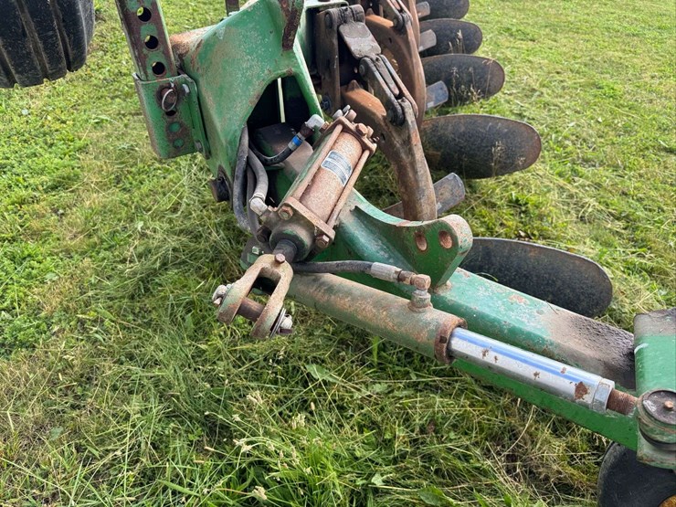 john-deere-2810-image-18