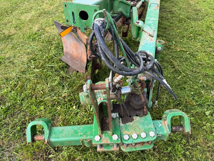 john-deere-2810-image-10