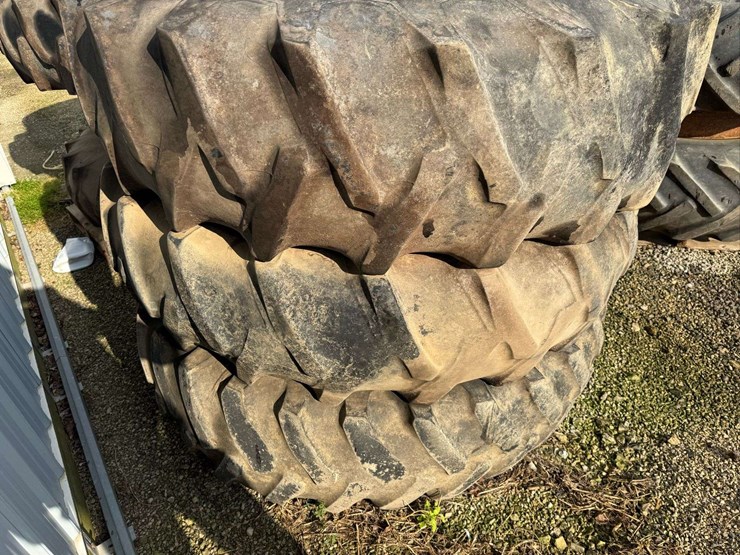 9.5l-14-w/-rim-qty.-1-and-18.4-38-spare-tires---no-rim-or-spacer-qty.-3-image-4