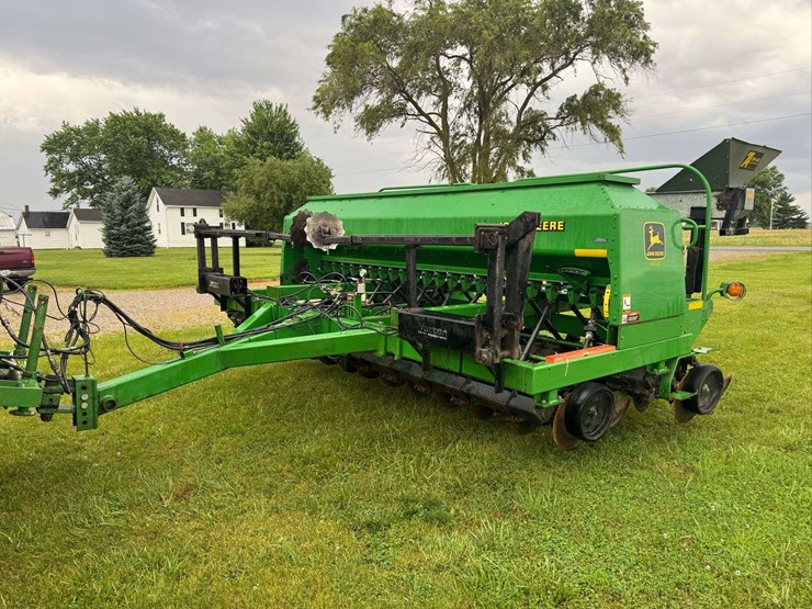 1998-john-deere-1560-image-1