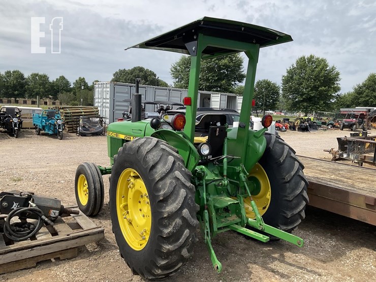 john-deere-2040-image-4