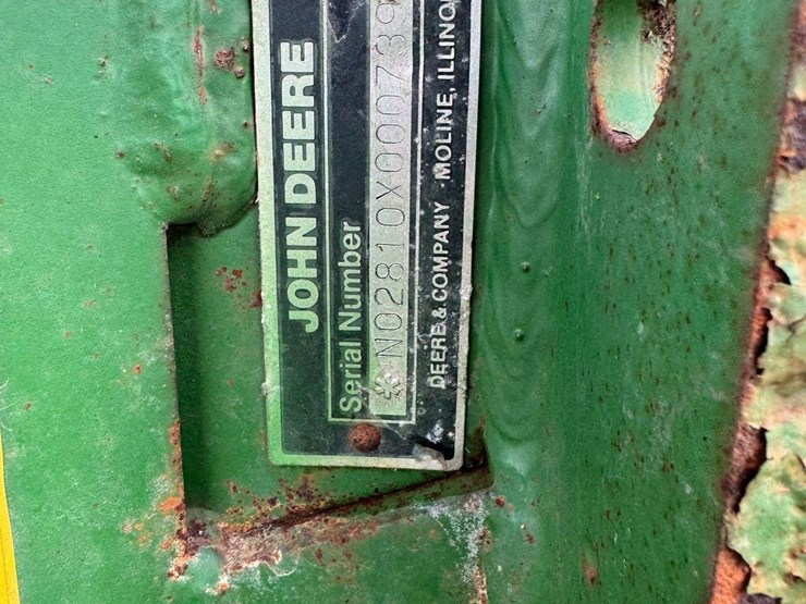 john-deere-2810-image-24